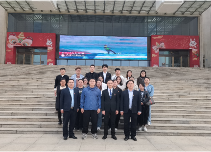 共青團(tuán)歷下區(qū)委到濟(jì)南連心物業(yè)服務(wù)的省文化館項目參觀交流